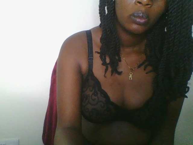 Juicybaby1 live cam on BongaCams