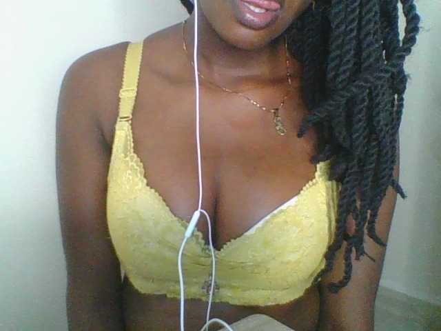 Juicybaby1 live cam on BongaCams