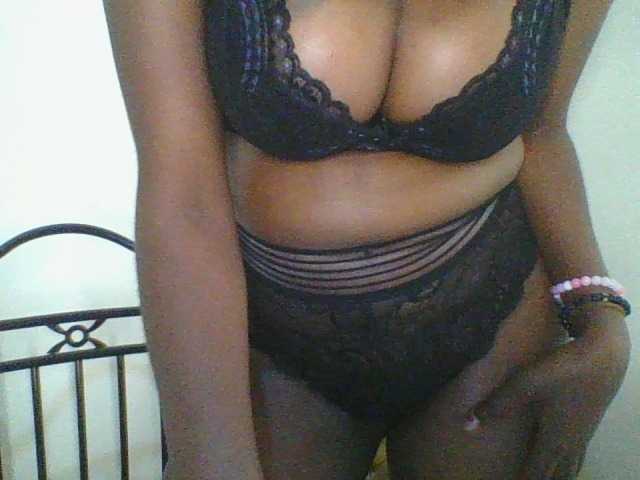 Juicybaby1 live cam on BongaCams