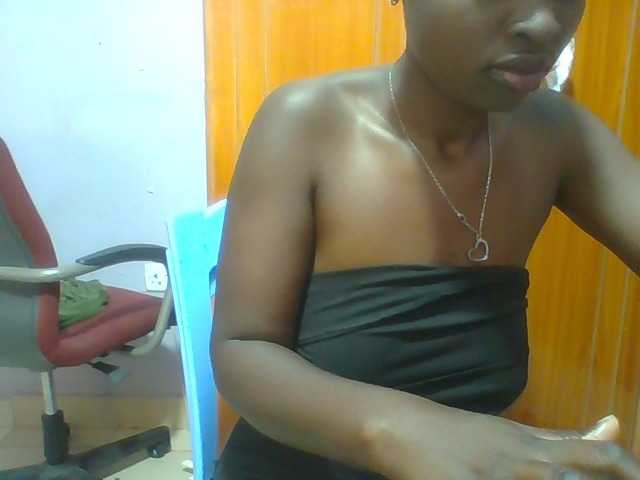 Sexie-ass live cam on BongaCams