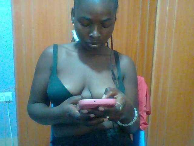 Sexie-ass live cam on BongaCams