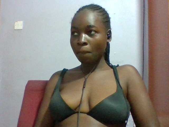 Sexie-ass live cam on BongaCams