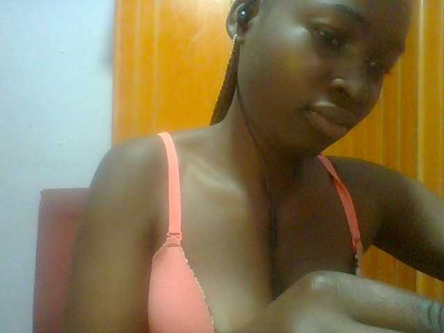 Sexie-ass, live now on BongaCams