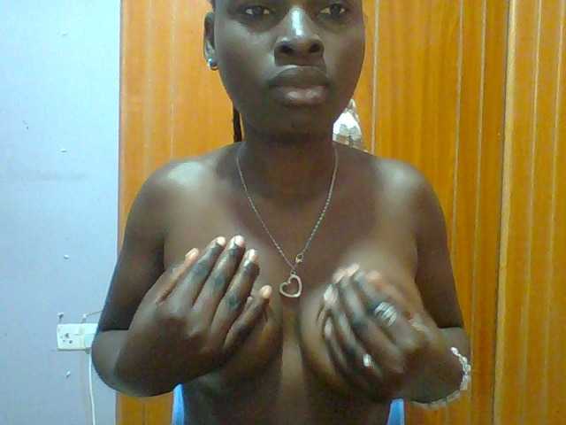 Sexie-ass live cam on BongaCams