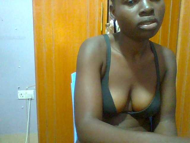 Sexie-ass, live now on BongaCams