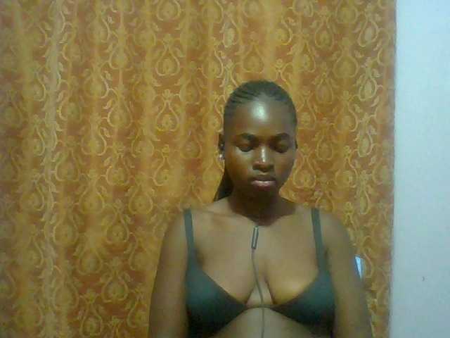 Sexie-ass live cam on BongaCams