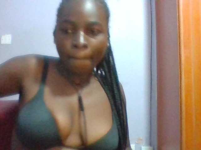 Sexie-ass live cam on BongaCams