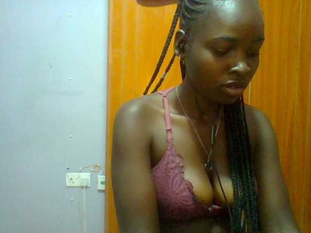 Sexie-ass live cam on BongaCams