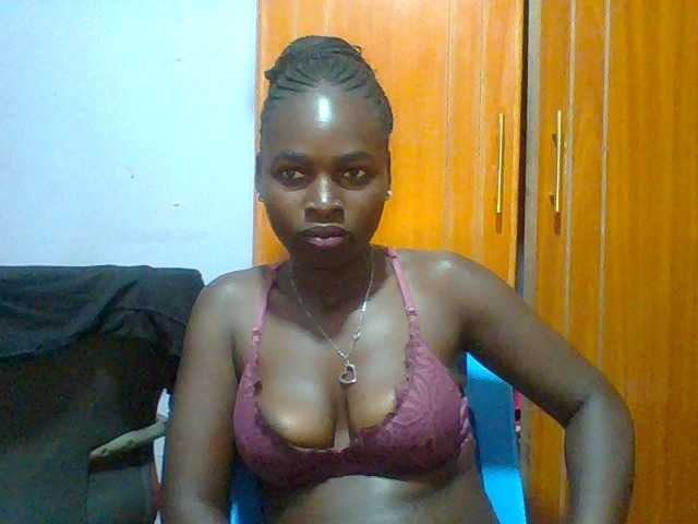 Sexie-ass live cam on BongaCams