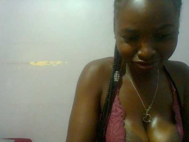 Sexie-ass live cam on BongaCams