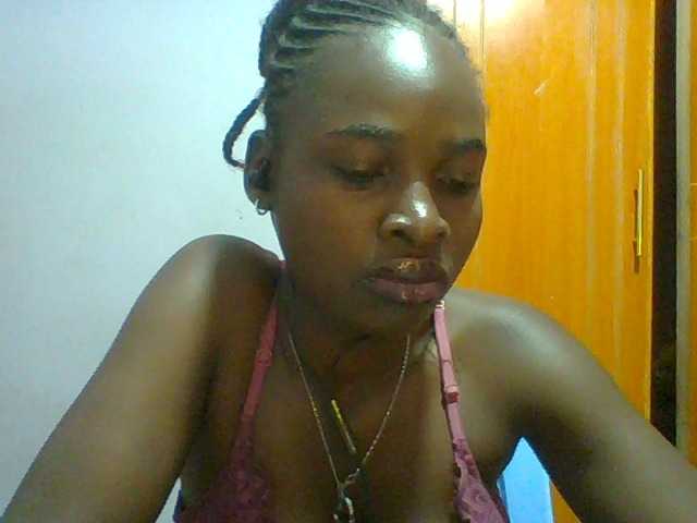 Sexie-ass live cam on BongaCams