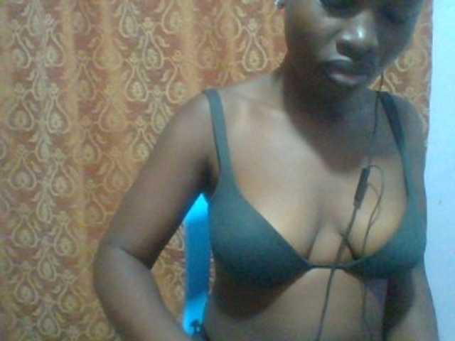 Sexie-ass live cam on BongaCams