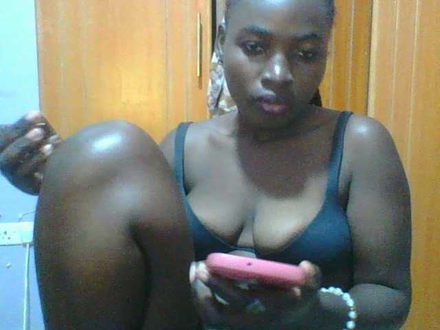 Sexie-ass live cam on BongaCams