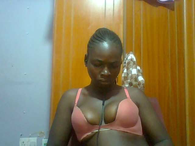 Sexie-ass live cam on BongaCams