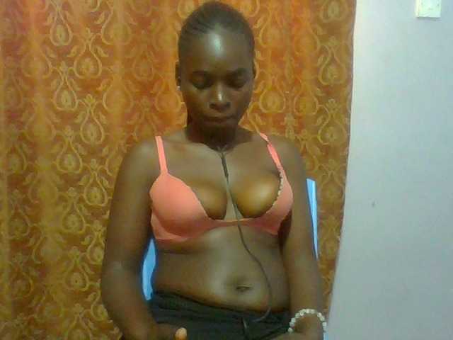 Sexie-ass live cam on BongaCams