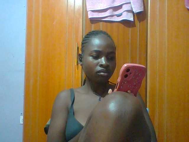 Sexie-ass live cam on BongaCams