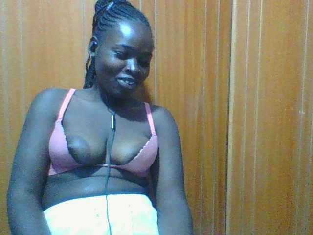 Sexie-ass live cam on BongaCams