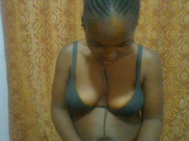 Sexie-ass live cam on BongaCams