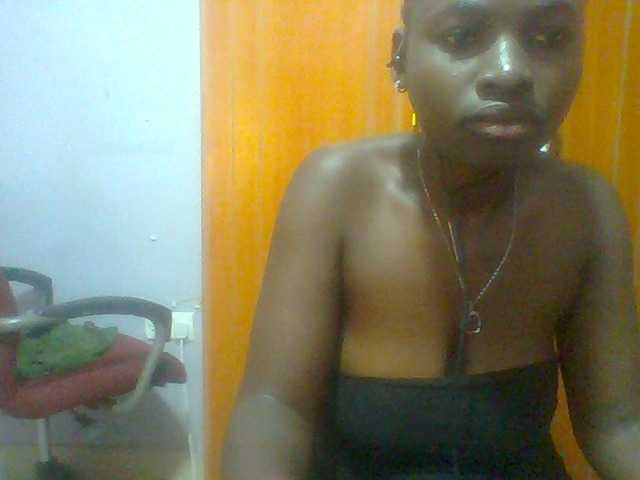 Sexie-ass live cam on BongaCams