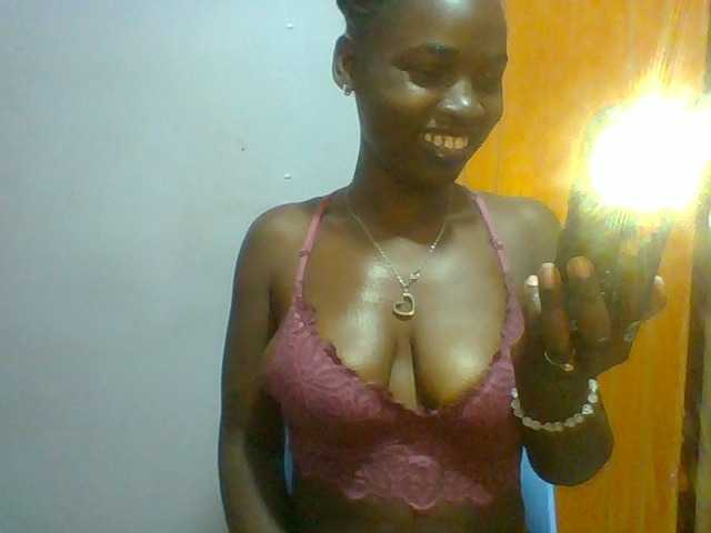 Sexie-ass live cam on BongaCams