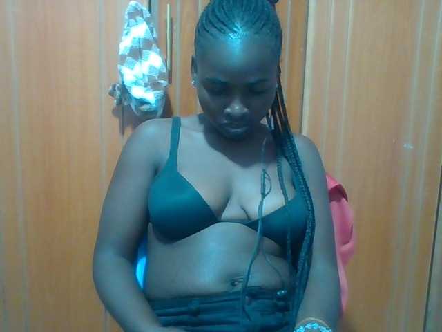 Sexie-ass live cam on BongaCams