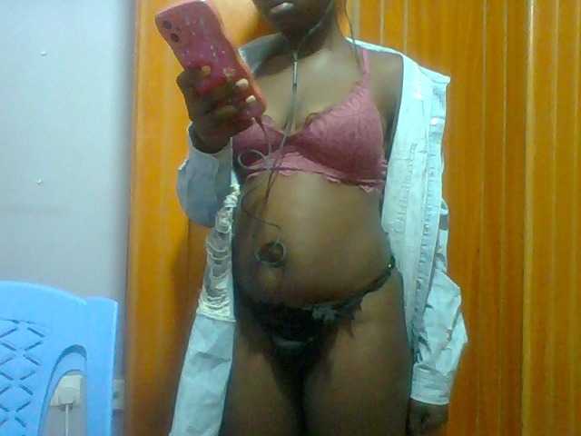 Sexie-ass live cam on BongaCams