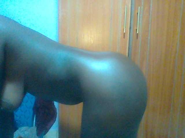 Sexie-ass live cam on BongaCams