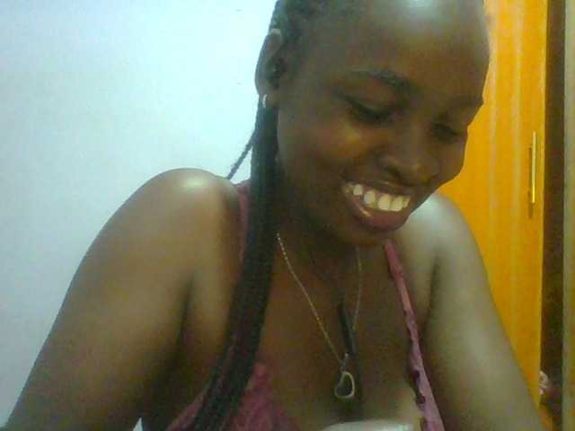 Sexie-ass live cam on BongaCams