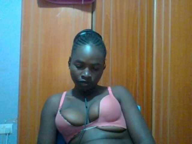 Sexie-ass live cam on BongaCams