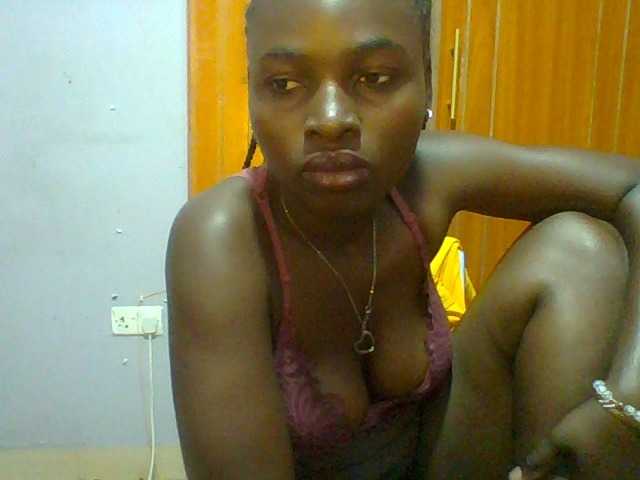 Sexie-ass live cam on BongaCams