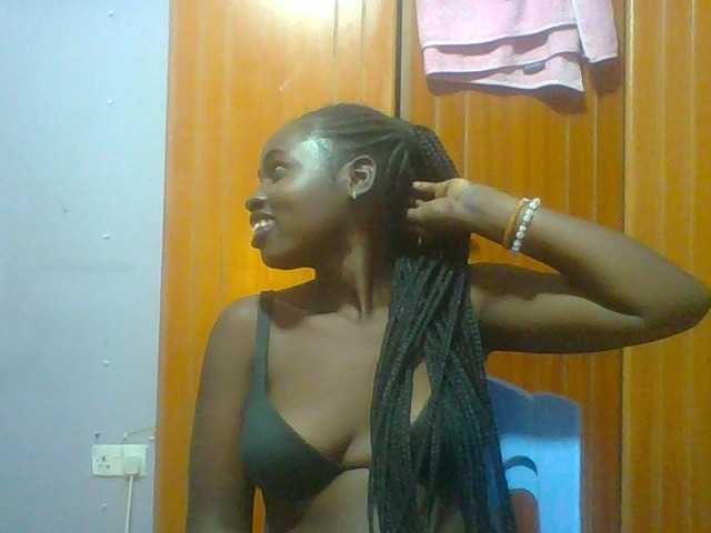 Sexie-ass live cam on BongaCams