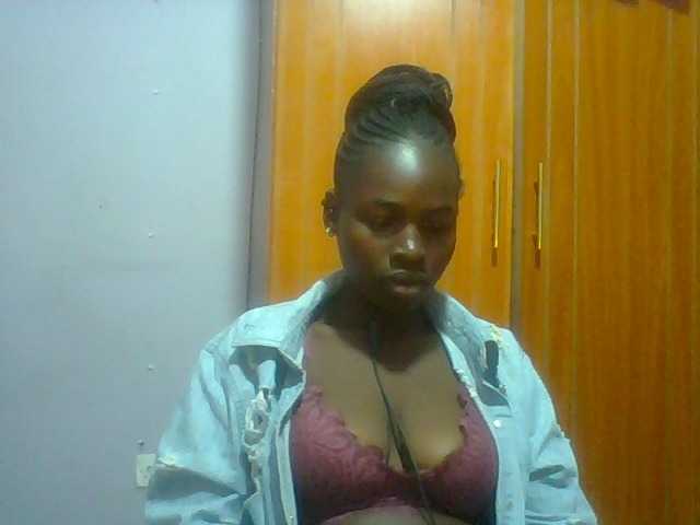 Sexie-ass live cam on BongaCams