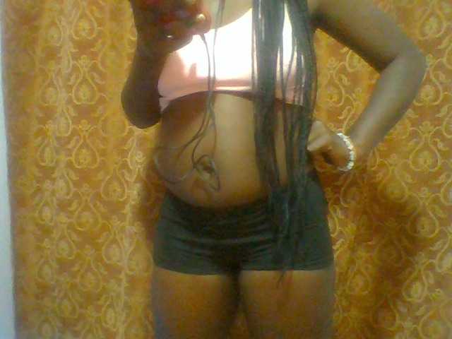 Sexie-ass live cam on BongaCams