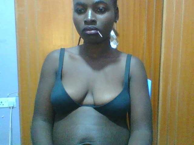 Sexie-ass live cam on BongaCams