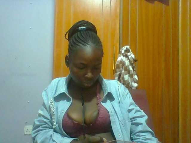 Sexie-ass live cam on BongaCams