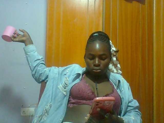 Sexie-ass live cam on BongaCams