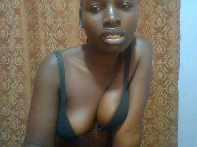 Sexie-ass live cam on BongaCams