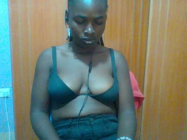 Sexie-ass live cam on BongaCams