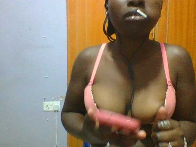 Sexie-ass live cam on BongaCams