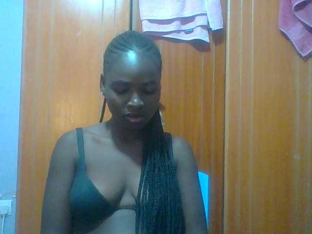 Sexie-ass live cam on BongaCams