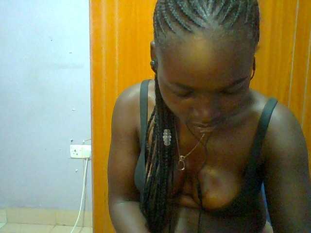 Sexie-ass live cam on BongaCams