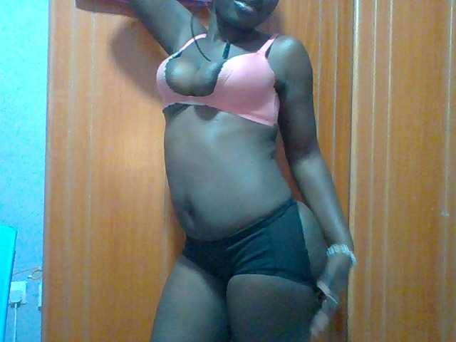 Sexie-ass live cam on BongaCams