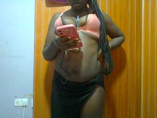 Sexie-ass live cam on BongaCams