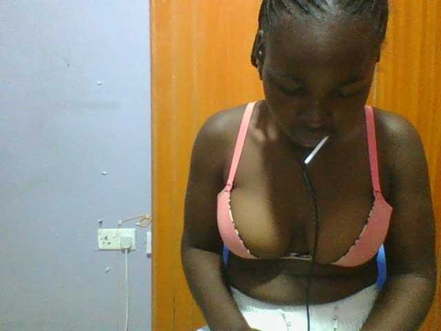 Sexie-ass live cam on BongaCams
