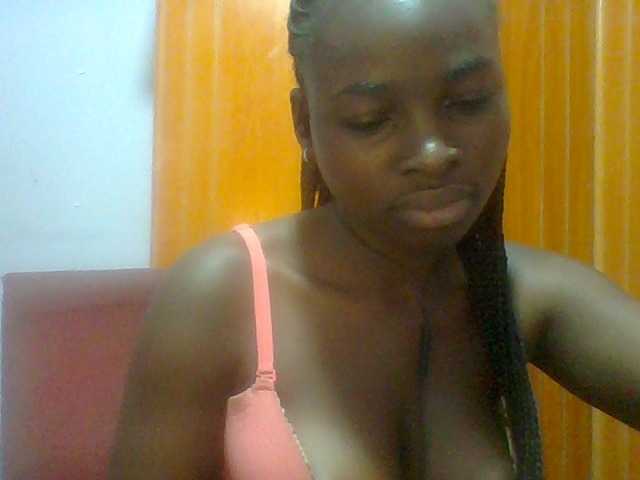Sexie-ass live cam on BongaCams