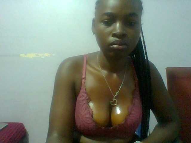 Sexie-ass live cam on BongaCams