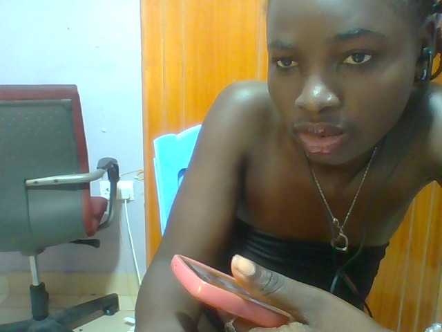 Sexie-ass live cam on BongaCams