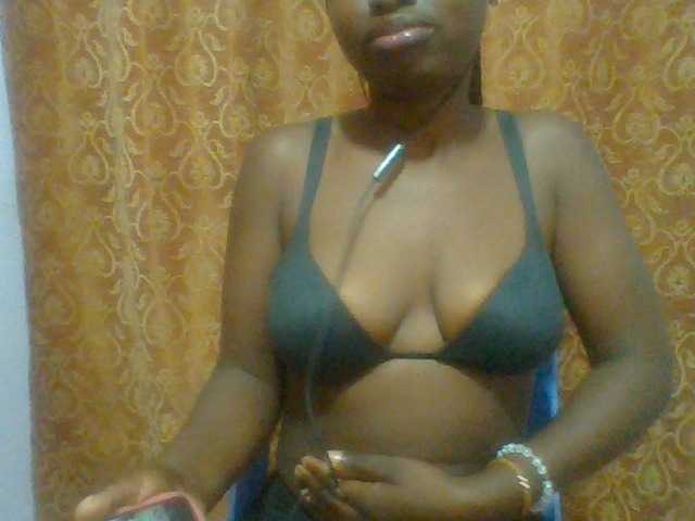 Sexie-ass live cam on BongaCams