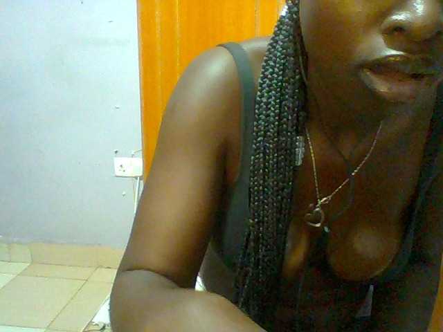 Sexie-ass live cam on BongaCams