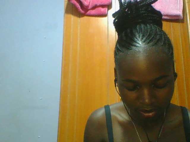 Sexie-ass live cam on BongaCams